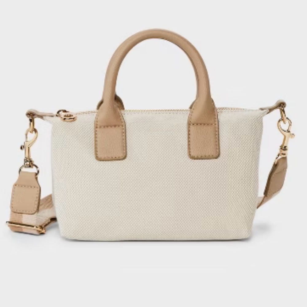 Universal Thread Handbag💄💋